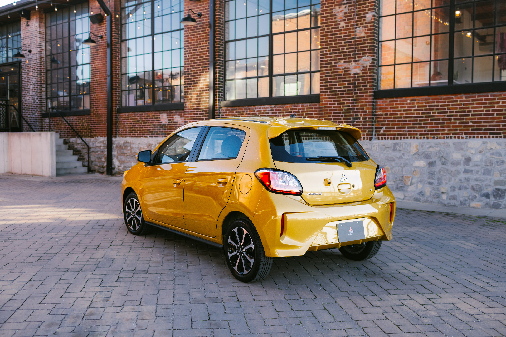 2023 Mitsubishi Mirage SE photo 3